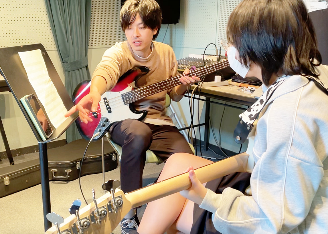 ソプラノミュージックスクール｜ベースレッスン模様